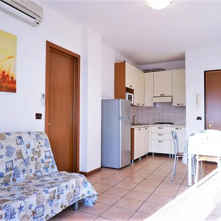 Apartment Spacious In Caorle With Shared Pool
