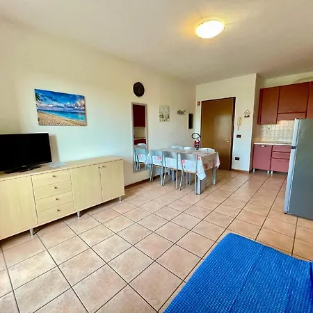 Apartment Spacious In Caorle With Shared Pool