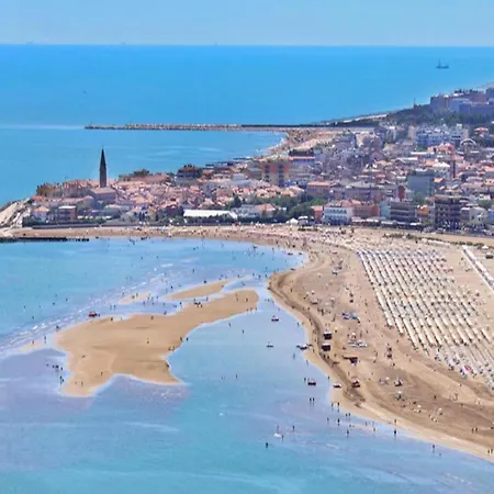 Spacious In Caorle With Shared Pool *
