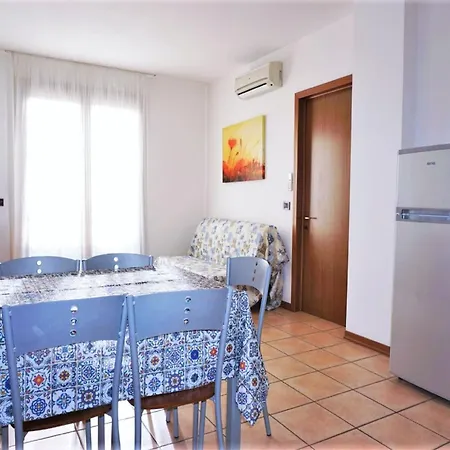 Apartment Spacious In Caorle With Shared Pool